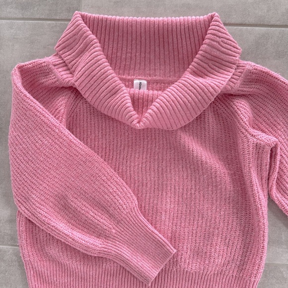 Abound Sweaters - Gently Worn Abound Women's Pink Cropped Cowl/Turtleneck Sweater - XS
